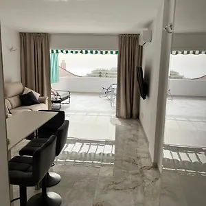 apartment-next-to-3-excellent-beaches-costa-adeje.tenerifehoteles.net/