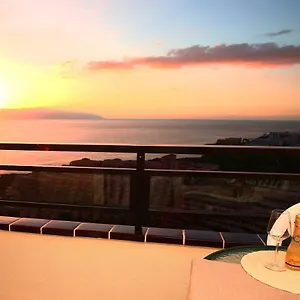 sunset-paradise-attic.adeje-hotels.com/
